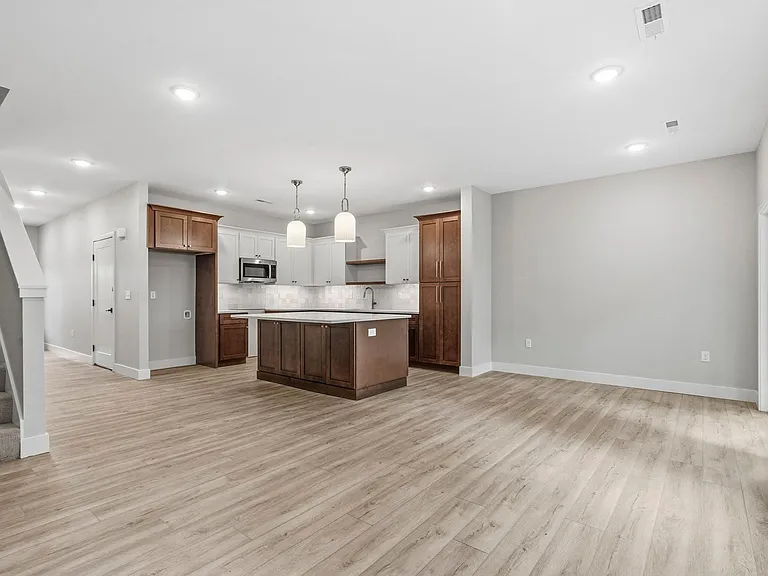 2191 W Parkview Ave — Photo 33