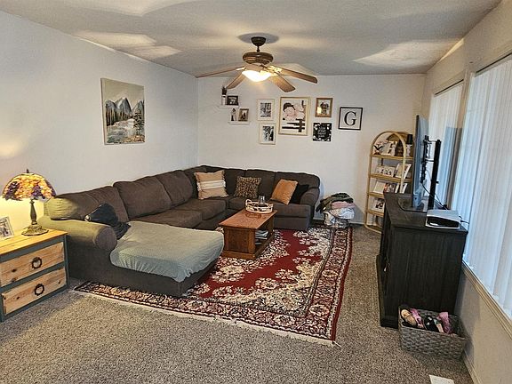 5th image of 4986 Rebecca St NE