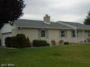 6565 Penn National Dr, Fayetteville, PA 17222