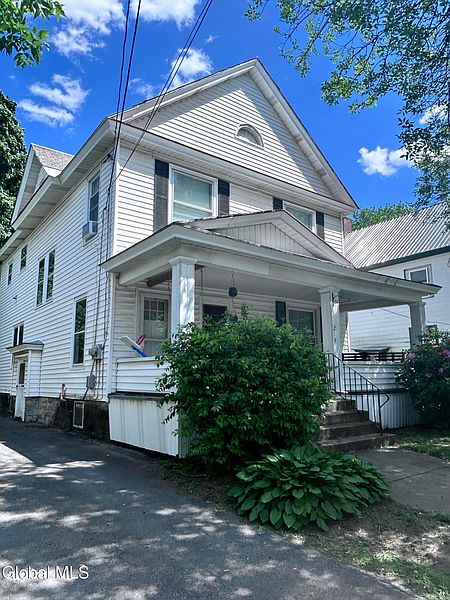 3rd image of 219 Ridge Street