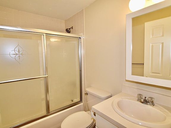 5th image of 877-879 Washington St #3A