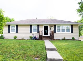 312 E Washington St, Kearney, MO 64060