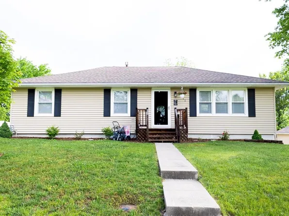 312 E Washington St, Kearney, MO 64060