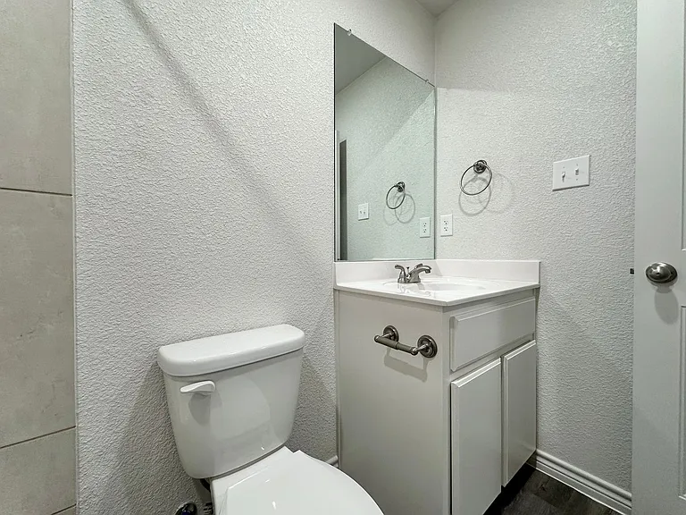 218 B Dolphin — Photo 19