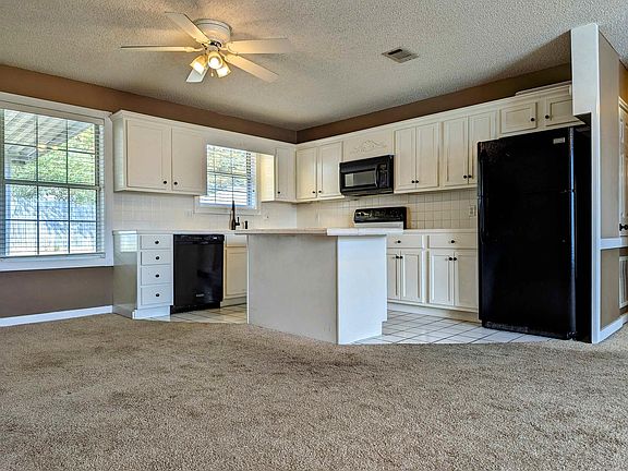 3rd image of 206 Summerwood Dr