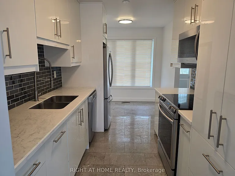 127 Dewitt Rd — Photo 5