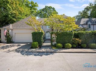 25 Exmoor Dr, Toledo, OH 43615