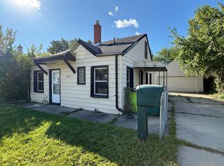 17646 Toepfer Dr, Eastpointe, MI 48021