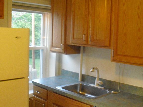 4th image of 703 Rosemont Ave #4