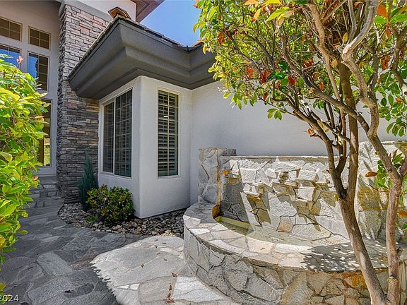4th image of 15 Brandermill Dr