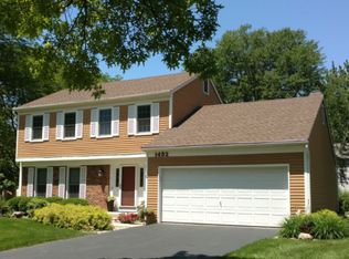 1452 Liberty Ct, St Charles, IL 60174