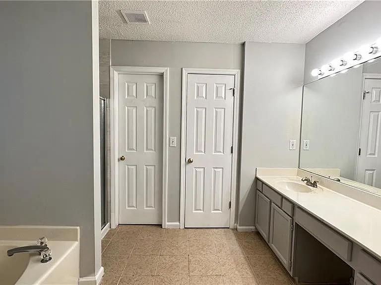 11900 Carriage Park Ln — Photo 15