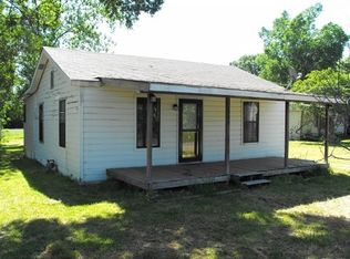 509 S Patterson St, Bogata, TX 75417