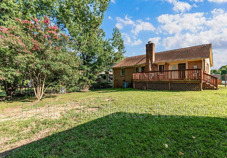 8615 Beechbrooke Rd — Photo 20