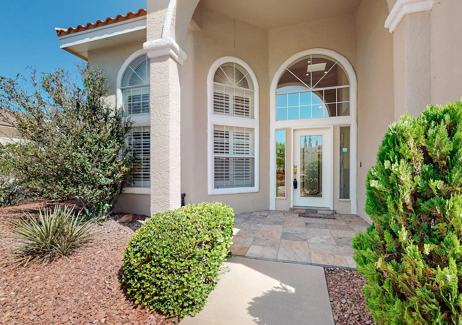 Stunning 4 bedroom, 3 bath home in West El Paso! — Photo 4