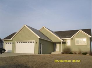 710 Murfield Ln SE, Pine Island, MN 55963