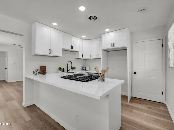 2866 W DIANA Avenue, Phoenix, AZ 85051