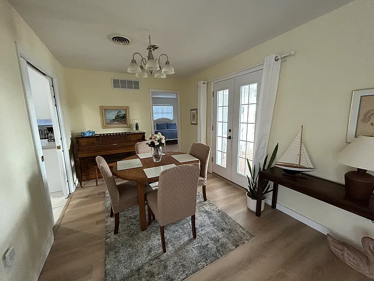 1220 Lakeside Dr — Photo 17