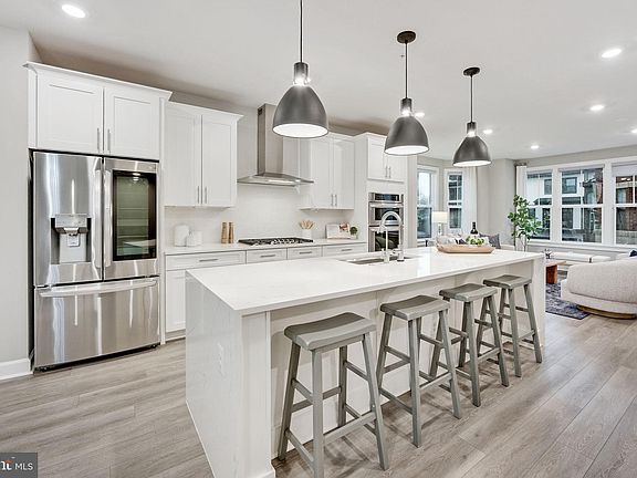 2nd image of 116 Market Sq NW #21