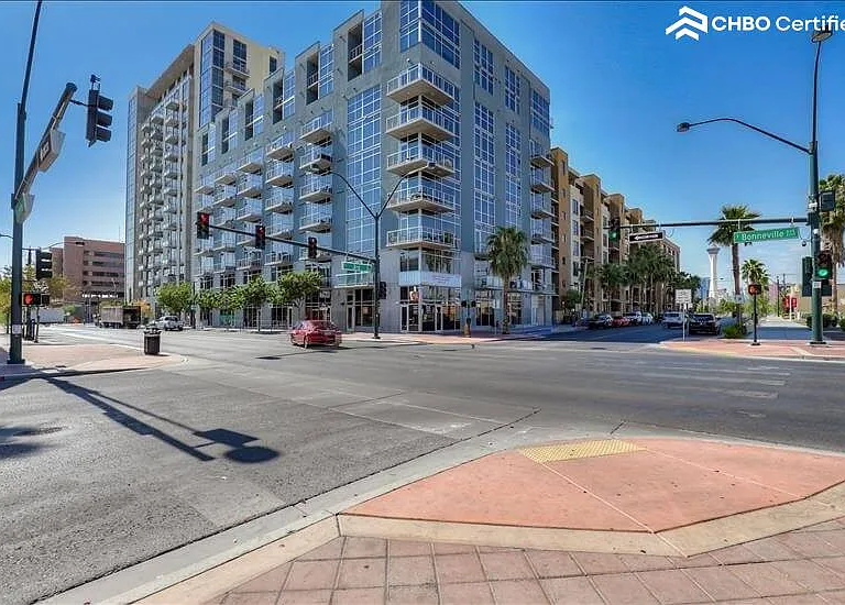 353 E Bonneville Ave #915 — Photo 4