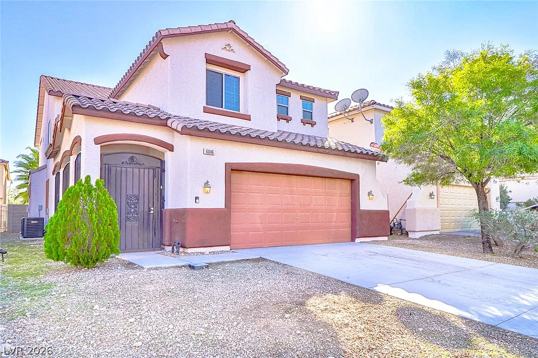 4 bed, 3.0 bath, 2775 sqft, $2,450 — Photo 2