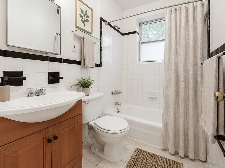 422 E 77th St #5W — Photo 10
