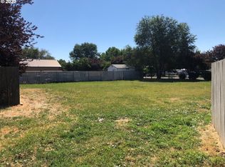 2416 Starlight Dr, La Grande, OR 97850