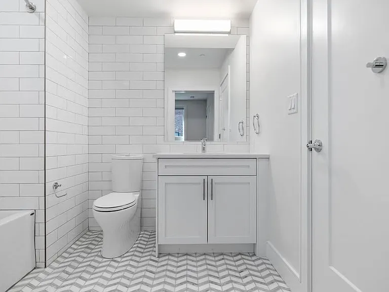 305 Border St #302B — Photo 3