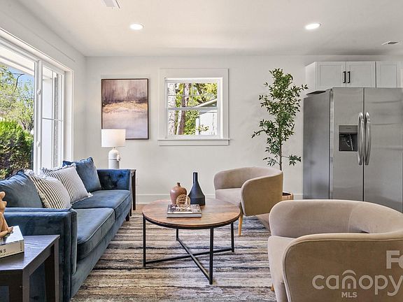 3rd image of 4817 Ridgeley Dr