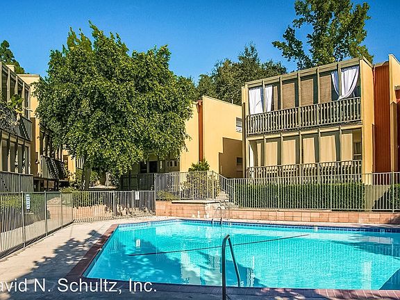 4th image of 3131 Montrose Ave APT 29