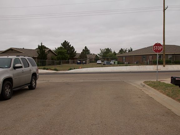 5th image of 602 N Teak Ave