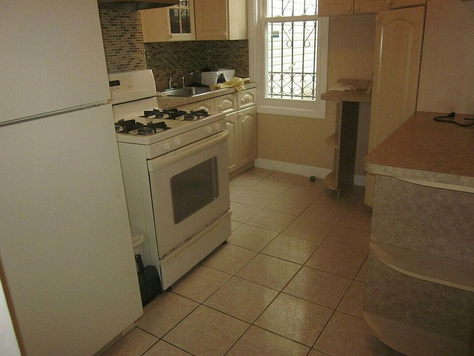 1st image of 20 Scholes St #1Z