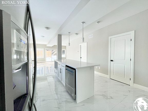3rd image of 315 Chapel Hill Dr
