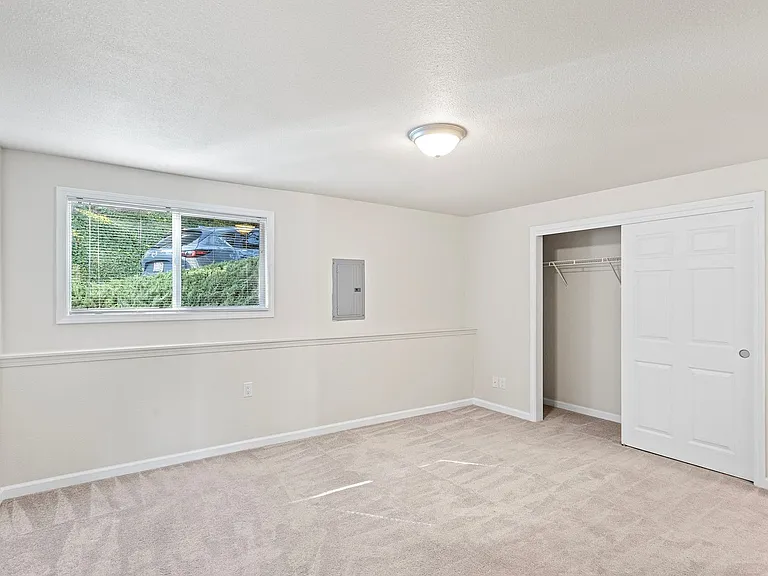 Bayshore Vista Apartments — Photo 13