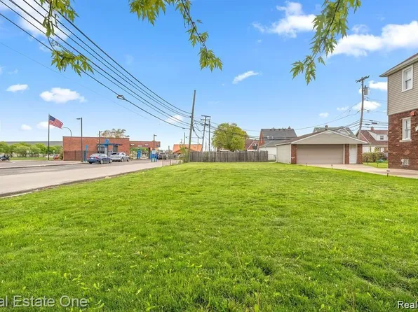 5530 Mead St, Dearborn, MI 48126