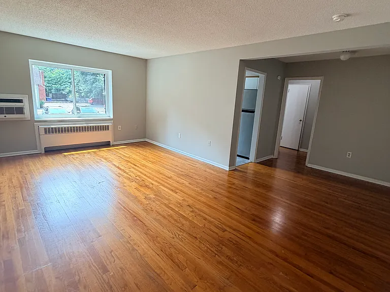 572 Whitney Ave #1E — Photo 5