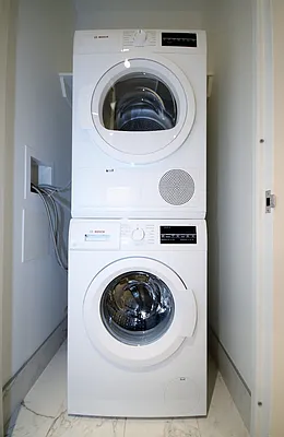 Rented by Red Apple Group | media 25