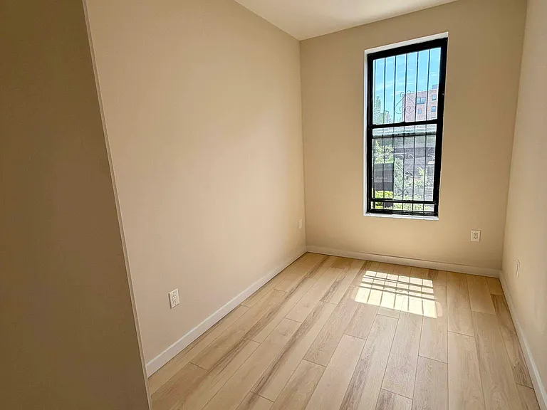 385 7th Ave #2 — Photo 8