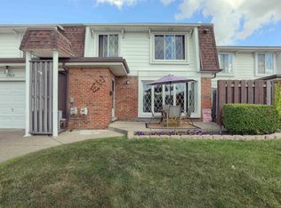 29618 Terrace Ct, Warren, MI 48093