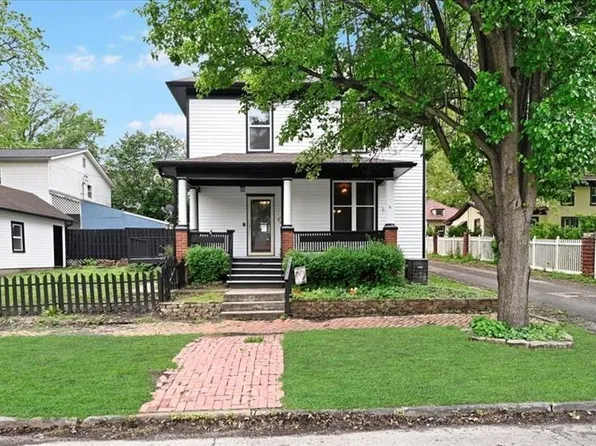 1120 S 2nd St, Leavenworth, KS 66048