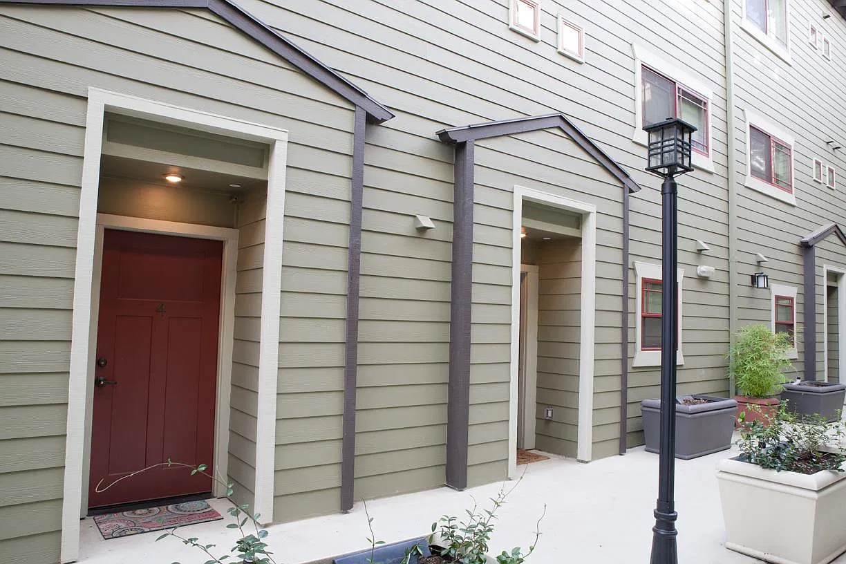3 bed, 3.5 bath, 1889 sqft, $5,295 — Photo 3