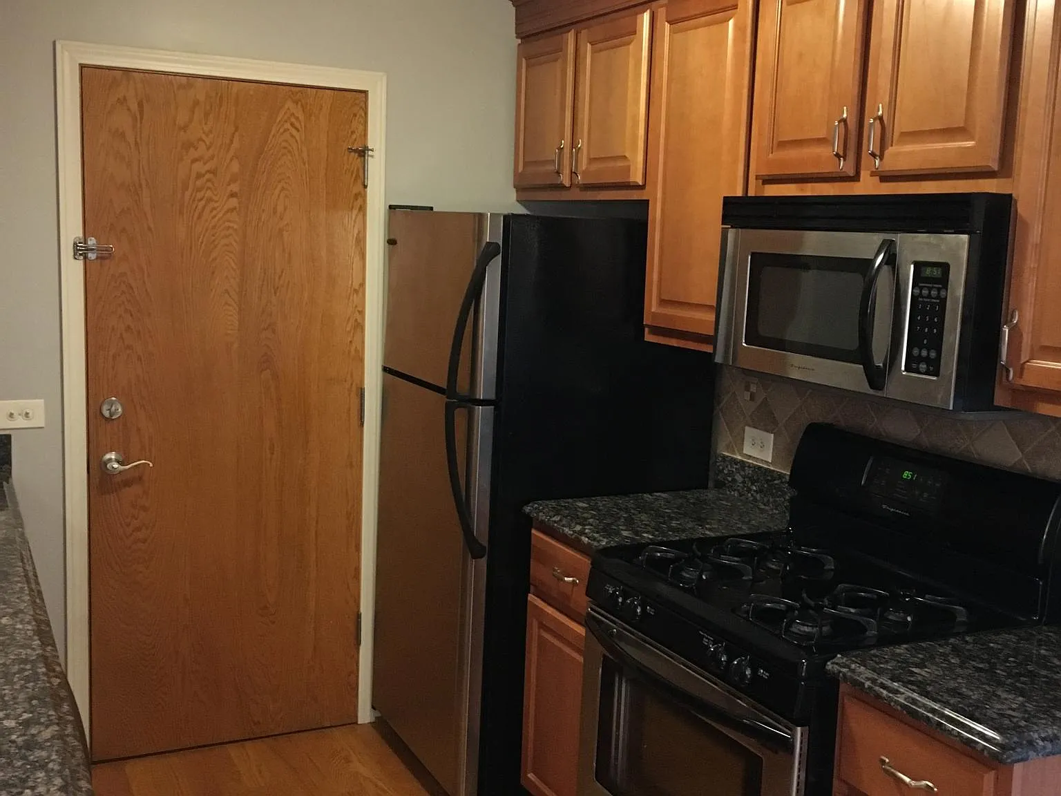 4929 N East River Rd — Photo 3