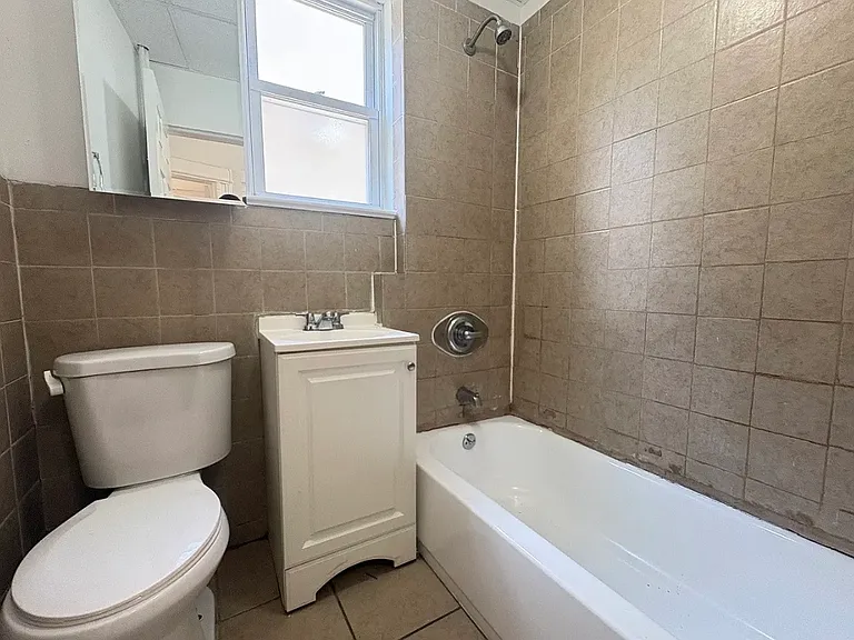 133 Boyd Ave #1B — Photo 6