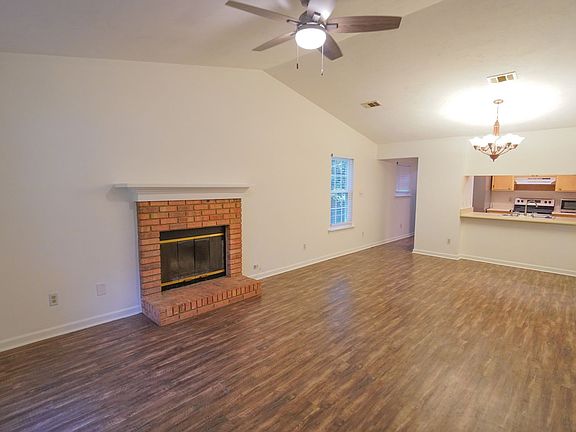 2nd image of 2418 Ian Dr