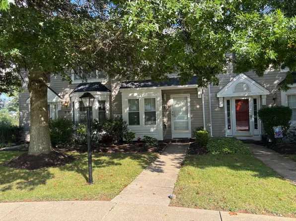216 Cranbrooke Dr, Coraopolis, PA 15108
