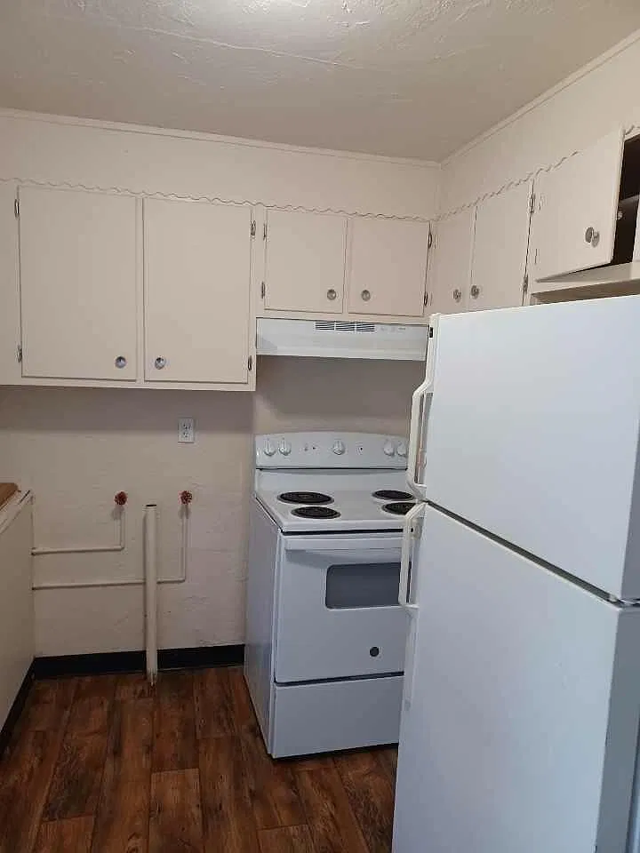 2 bed, $800 — Photo 2
