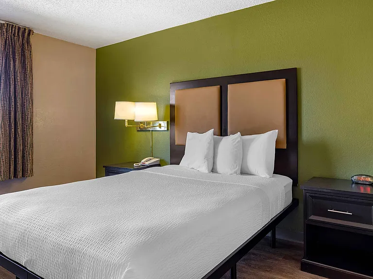 Studio Suite - 1 Queen Bed