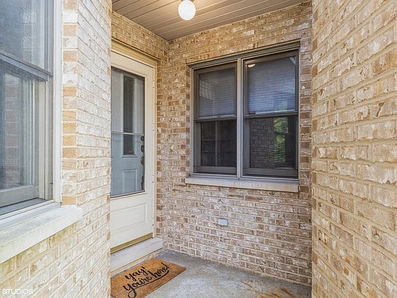 2nd image of 762 N Walden Dr