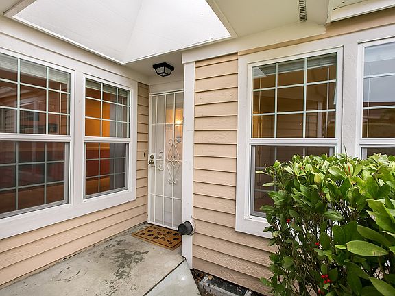 3rd image of 2536 N Narrows Dr APT 6