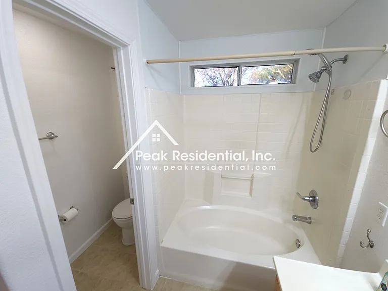 2727 Hinton Cir — Photo 21